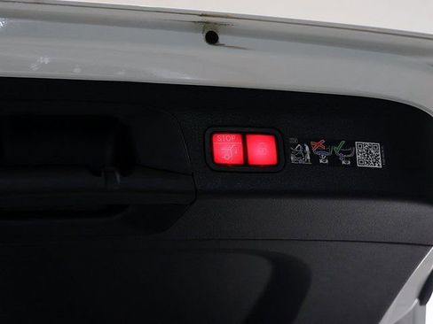 Certified 2026 Mercedes-Benz GLS 450 4MATIC image 36