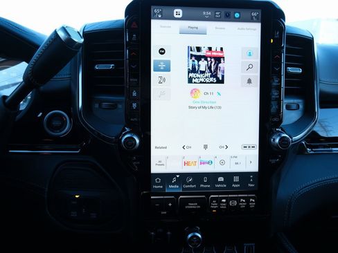 Used 2025 RAM 3500 Limited image 19