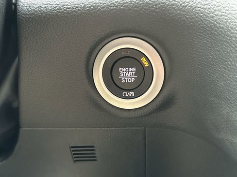 New 2026 Chrysler Pacifica Select w/ S Appearance Package image 25