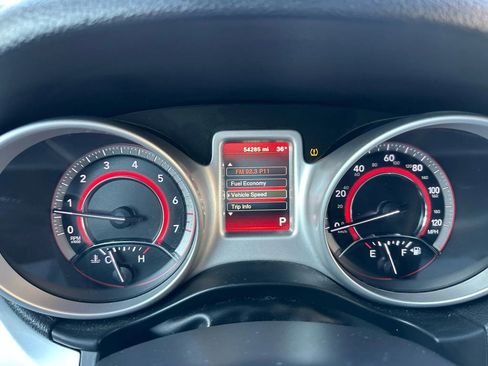 Used 2017 Dodge Journey SXT w/ Comfort/Convenience Group image 24