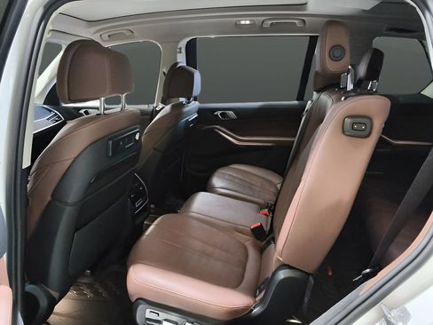 Used 2022 BMW X7 xDrive40i w/ Premium Package AWD/4WD image 17