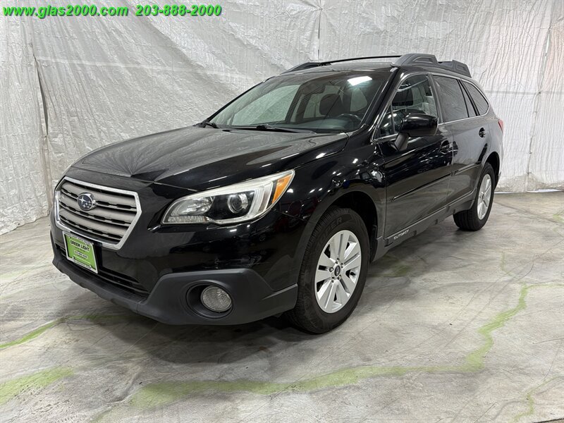Used 2017 Subaru Outback 2.5i Premium AWD/4WD image 1