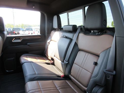 Certified 2024 Chevrolet Silverado 2500 High Country w/ High Country Premium Package AWD/4WD image 23