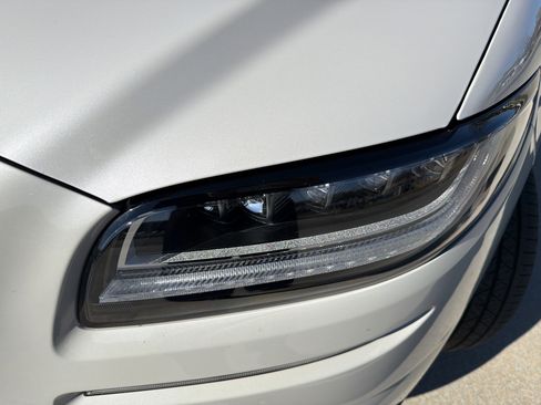 Used 2023 Lincoln Nautilus Reserve w/ Equipment Group 202A image 6