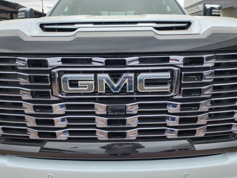 New 2026 GMC Sierra 2500 Denali Ultimate image 9