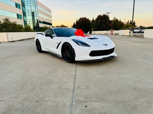 Used 2019 Chevrolet Corvette Stingray Coupe w/ Carbon Flash Badge Package image 4