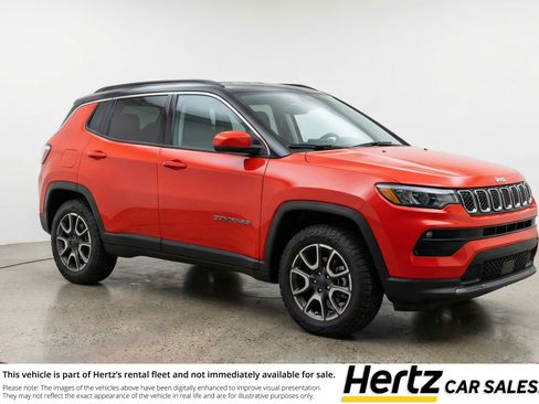 Used 2025 Jeep Compass Trailhawk AWD/4WD image 1