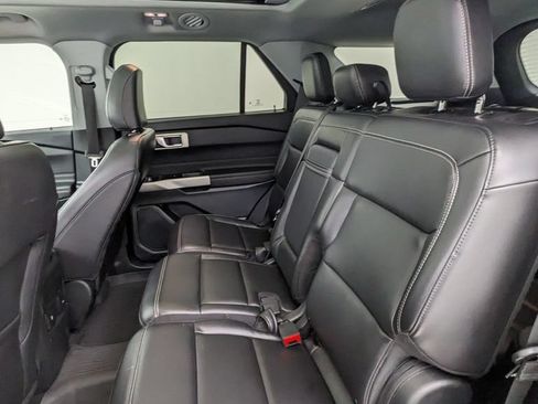 Certified 2023 Ford Explorer XLT w/ Equipment Group 202A AWD/4WD image 37