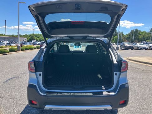 Used 2023 Subaru Outback Touring XT AWD/4WD image 19