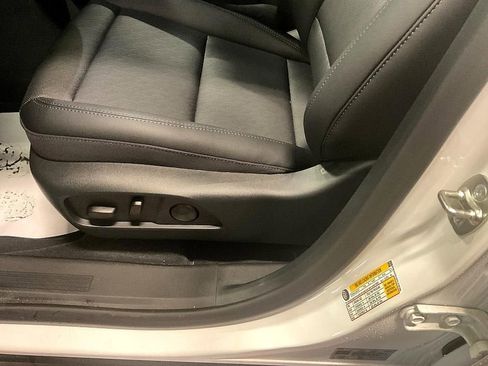 New 2026 Chevrolet Equinox LT w/ Convenience Package II image 30