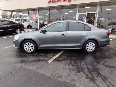 Used 2016 Volkswagen Jetta S FWD image 2