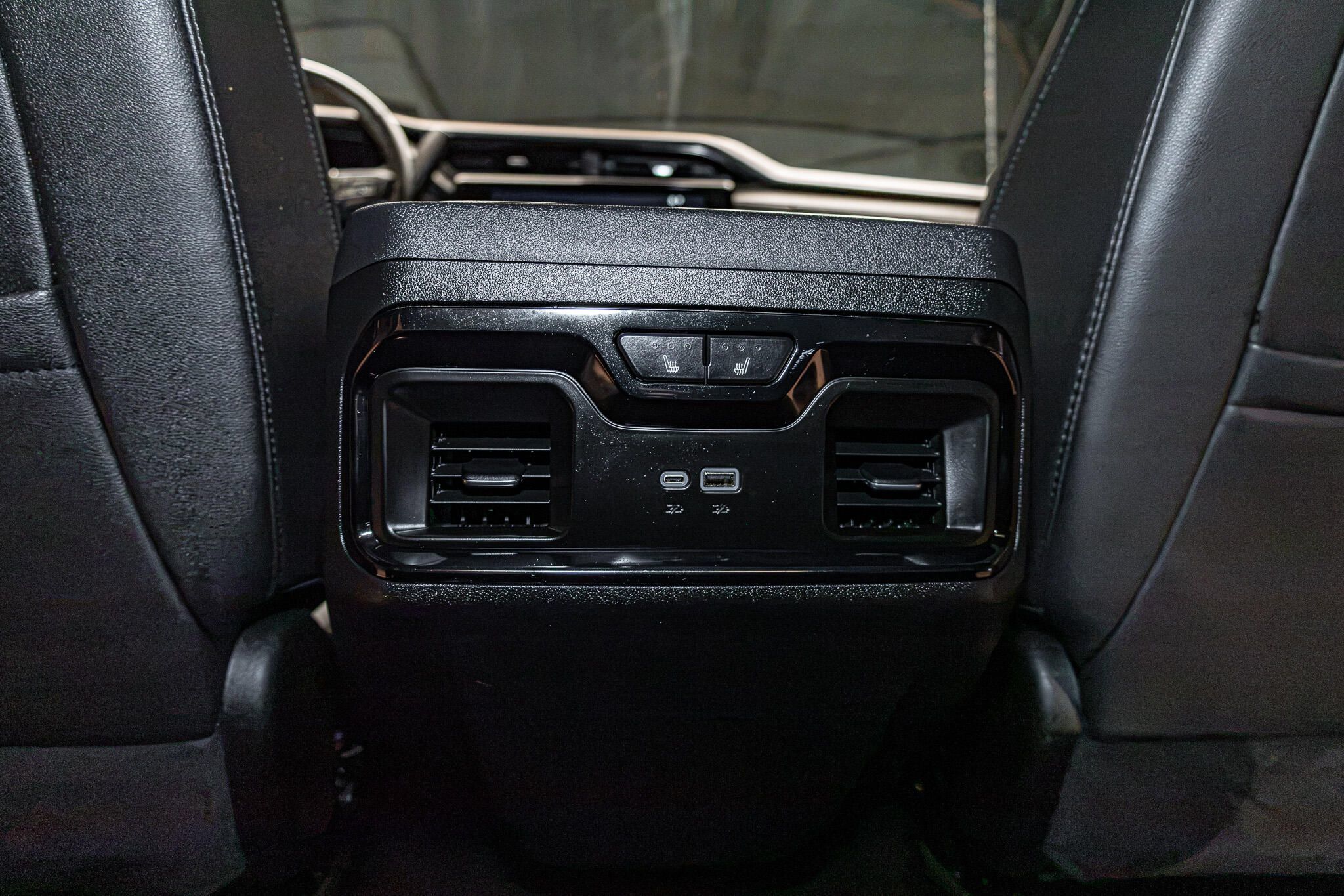 Used 2026 GMC Sierra 3500 AT4 w/ AT4 Premium Plus Package AWD/4WD image 34