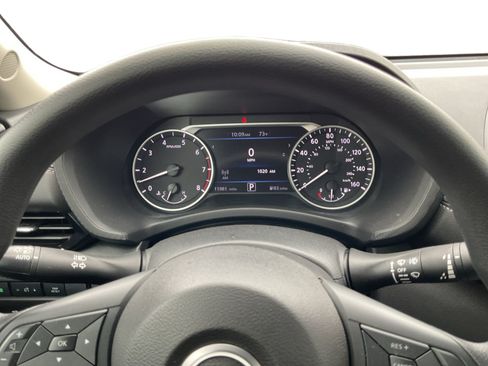 Used 2025 Nissan Sentra SV FWD image 11