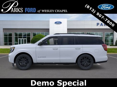 New 2026 Ford Expedition Platinum w/ Stealth Appearance Package AWD/4WD image 3