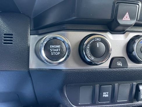 Used 2023 Toyota Tacoma SR5 AWD/4WD image 13