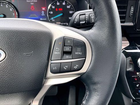 Used 2023 Ford Explorer Limited image 23