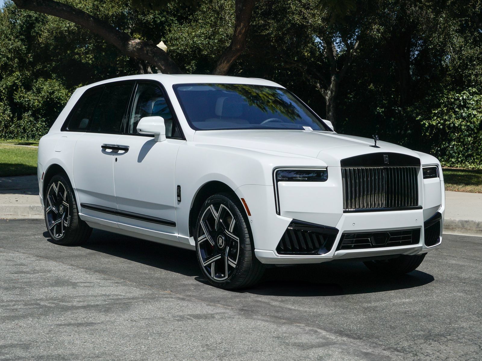 New 2027 Rolls-Royce Cullinan Black Badge AWD/4WD image 19