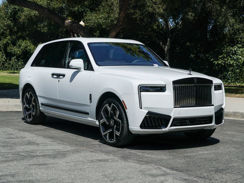 New 2027 Rolls-Royce Cullinan Black Badge AWD/4WD image 19