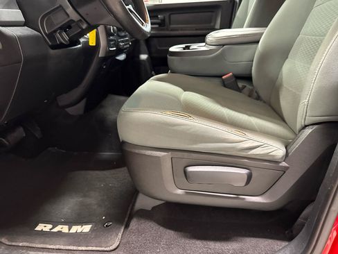 Used 2017 RAM 1500 Express w/ Express Value Package AWD/4WD image 18