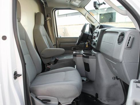 Used 2023 Ford E-450 and Econoline 450 Super Duty w/ Power Windows & Locks Group RWD image 36