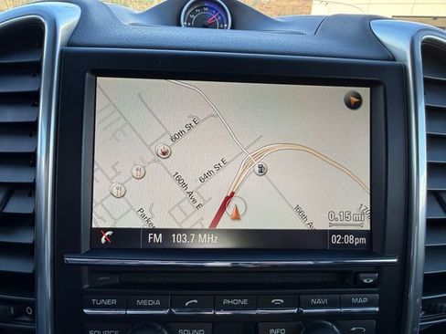 Used 2014 Porsche Cayenne w/ Basic Package image 25