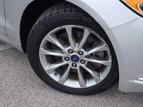 Used 2017 Ford Fusion Energi Titanium FWD image 9
