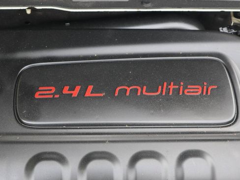 Used 2017 Jeep Renegade Altitude AWD/4WD image 34
