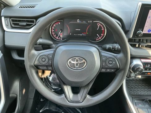 Used 2025 Toyota RAV4 XLE AWD/4WD image 19