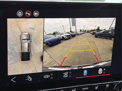 Used 2026 GMC Canyon Denali image 16