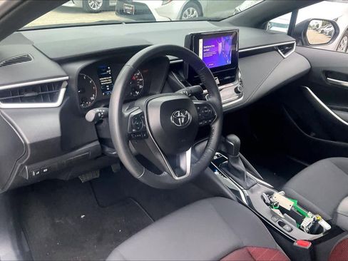 Used 2025 Toyota Corolla SE FWD image 16