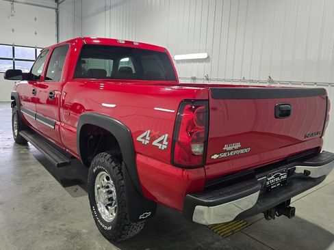 Used 2005 Chevrolet Silverado 2500 LS w/ Heavy-Duty Power Package image 6