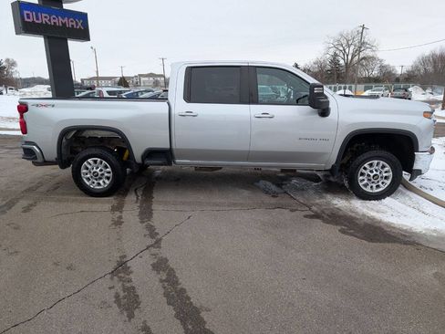 Used 2023 Chevrolet Silverado 2500 LT image 11