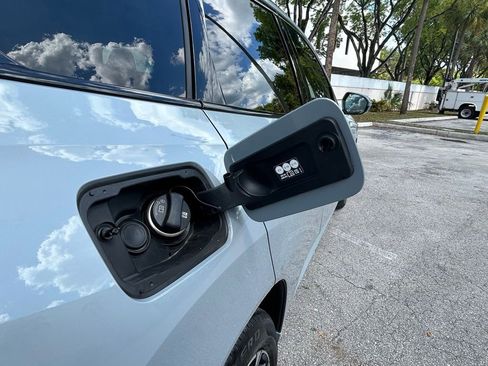 Used 2025 BMW X3 xDrive30i AWD/4WD image 43