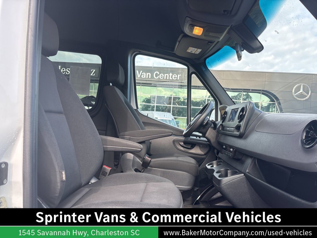 Used 2024 Mercedes-Benz Sprinter 2500 image 30