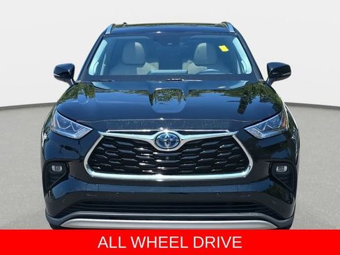 Used 2021 Toyota Highlander Platinum AWD/4WD image 2