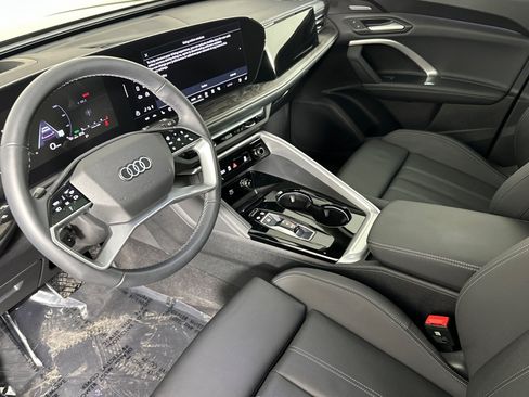 Used 2025 Audi Q5 Premium Plus w/ Premium Plus AWD/4WD image 9
