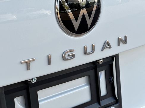 Used 2023 Volkswagen Tiguan SE R-Line FWD image 19