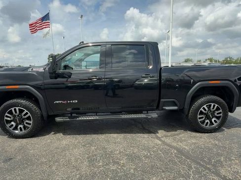 Used 2023 GMC Sierra 2500 AT4 w/ AT4 Preferred Package AWD/4WD image 5