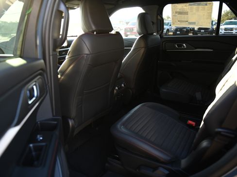 New 2026 Ford Explorer ST-Line w/ ST-Line Street Pack image 17