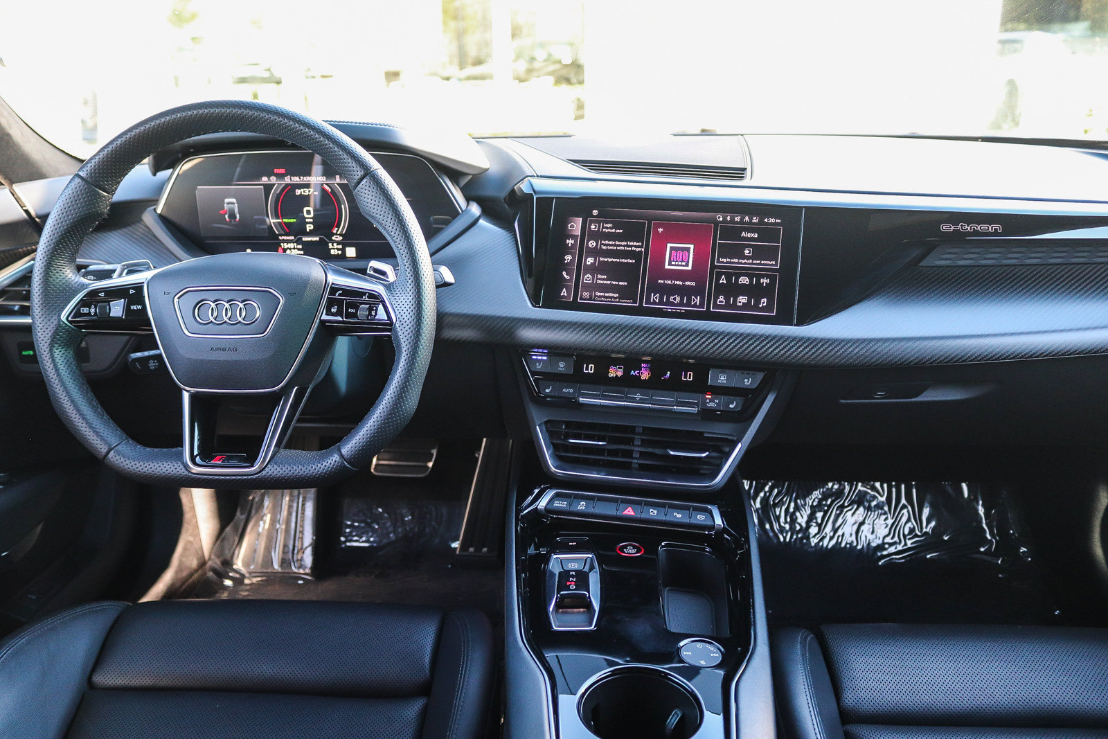 Used 2024 Audi RS e-tron GT w/ Carbon Performance Package AWD/4WD image 13