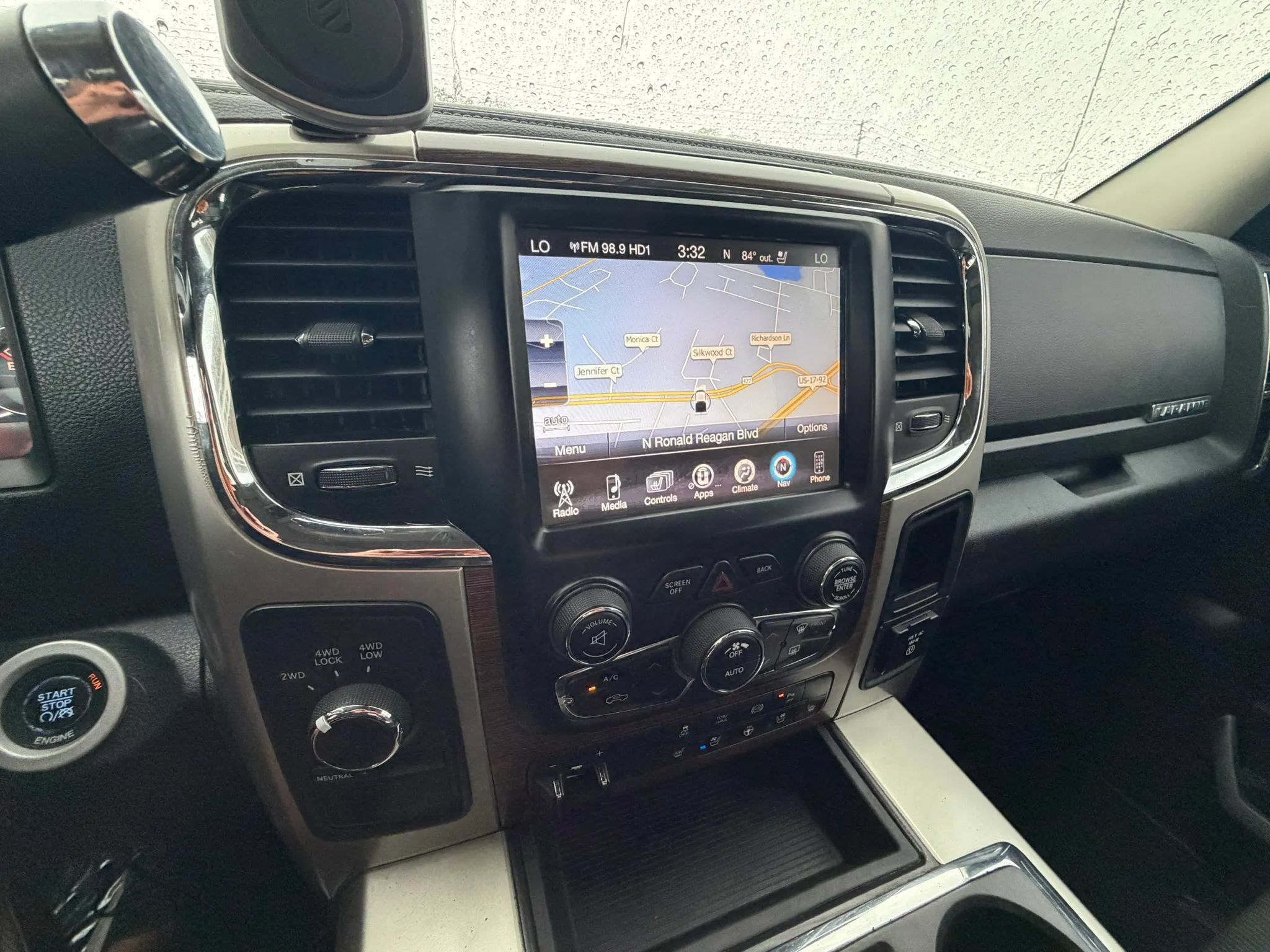 Used 2015 RAM 2500 Laramie AWD/4WD image 39
