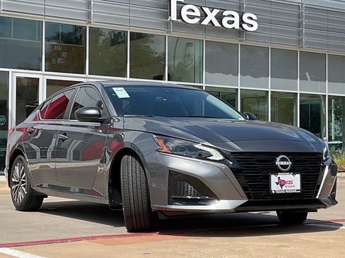 New 2026 Nissan Altima 2.5 SV FWD image 3