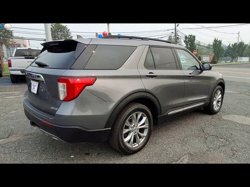 Certified 2023 Ford Explorer XLT w/ Equipment Group 202A AWD/4WD image 8