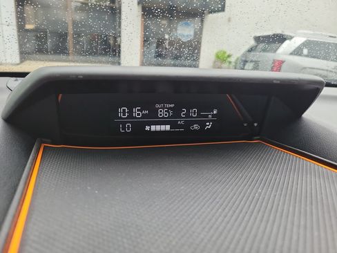 Used 2021 Subaru Crosstrek 2.0i Premium AWD/4WD image 30