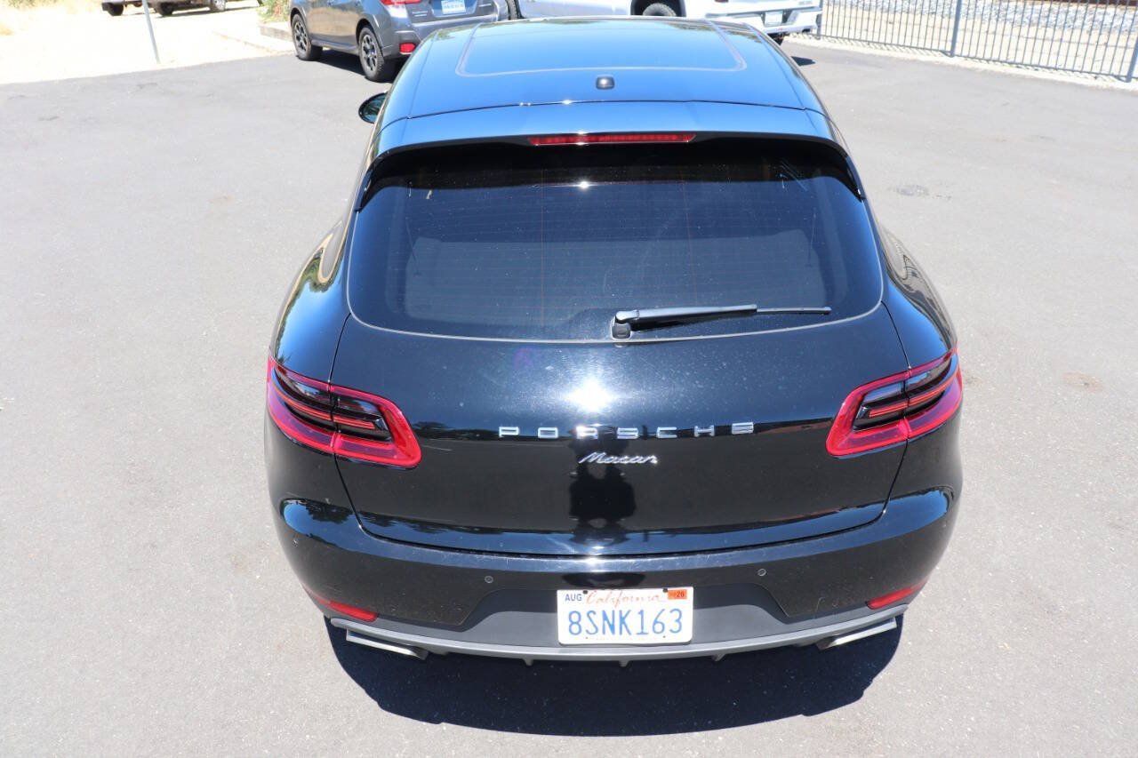 Used 2017 Porsche Macan AWD/4WD image 7