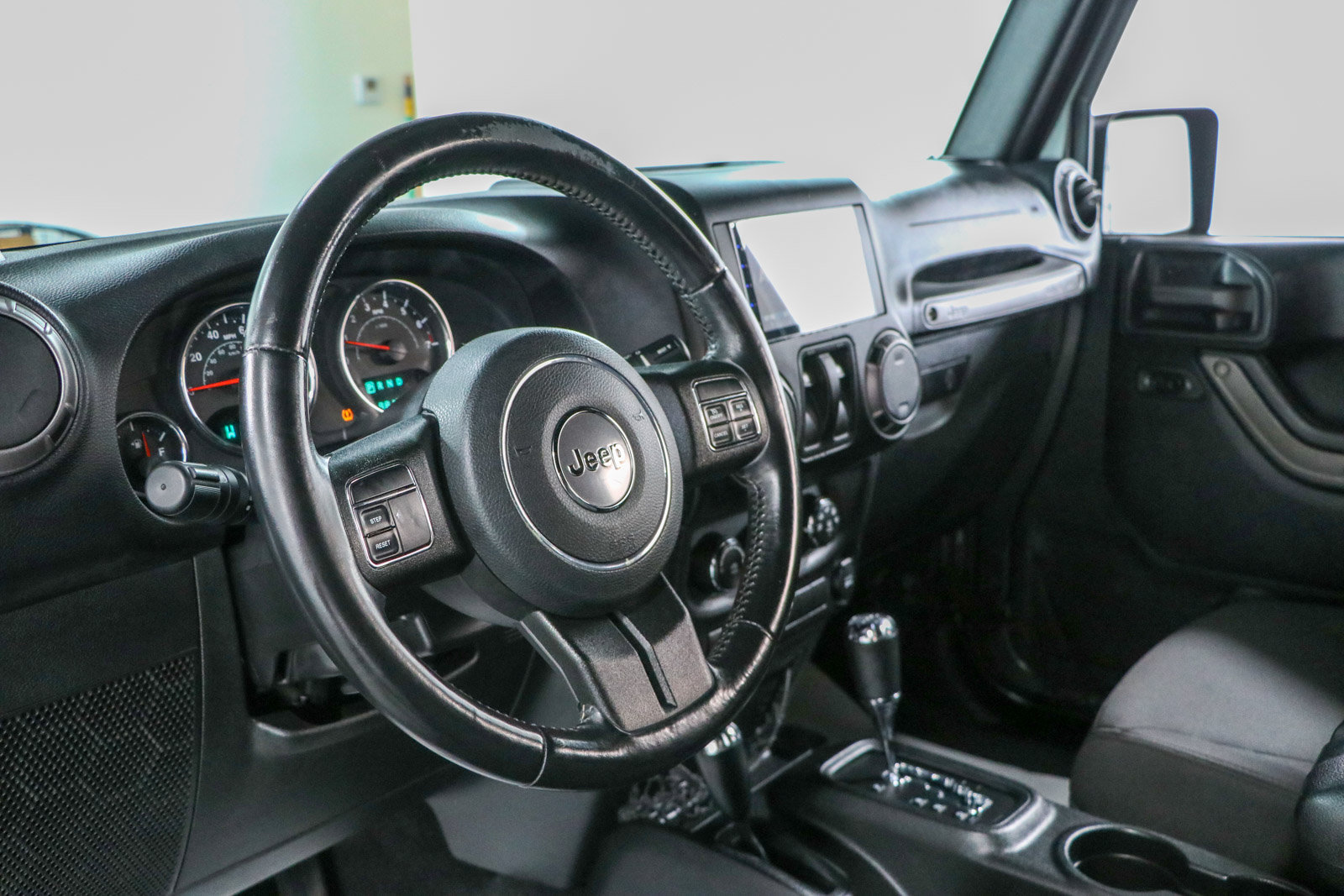 Used 2018 Jeep Wrangler Sport AWD/4WD image 22