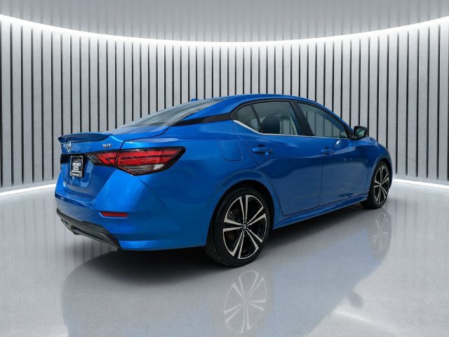 Used 2022 Nissan Sentra SR w/ Lighting Package FWD image 4
