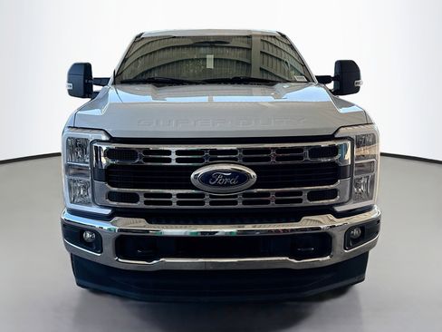 Used 2023 Ford F250 XLT image 2