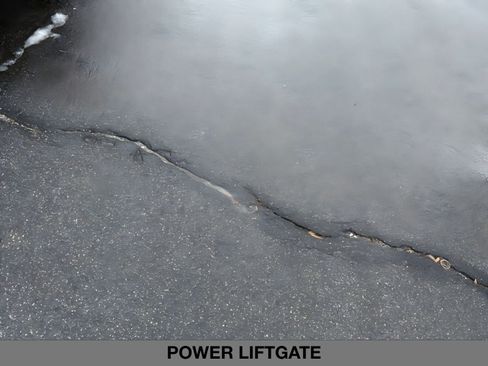 Used 2025 Volkswagen Atlas Cross Sport SE image 3