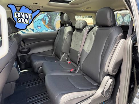 Used 2026 Kia Carnival SX w/ SX Dark Edition Package FWD image 14